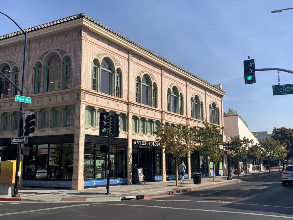 Located on First Street in the historic Gordon Building, Anthropologie Napa opens its doors.